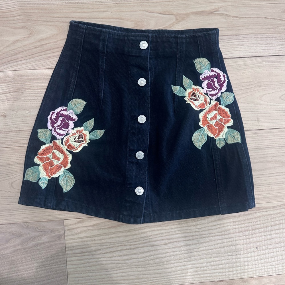 Topshop Black Floral Embroidered Button-Front Mini Denim Skirt